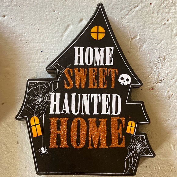 HP Brand NWT Home Sweet Haunted Home Shaped Table Top/Ledge Halloween Decor Sign - Picture 3 of 8